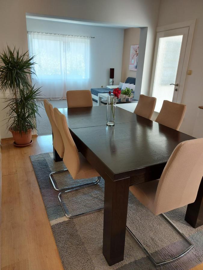 Apartman Larisa Apartment Kampor Luaran gambar