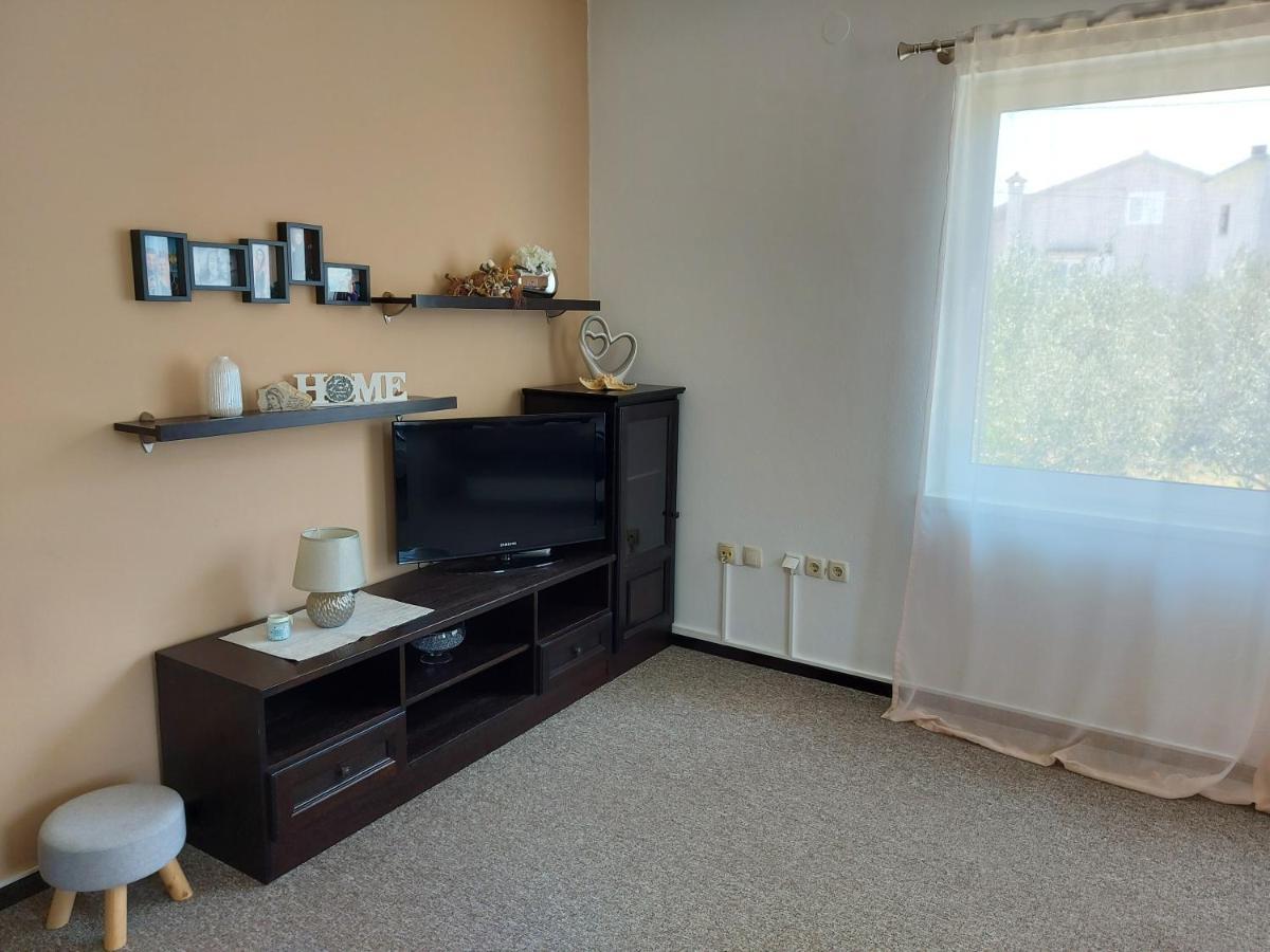 Apartman Larisa Apartment Kampor Luaran gambar