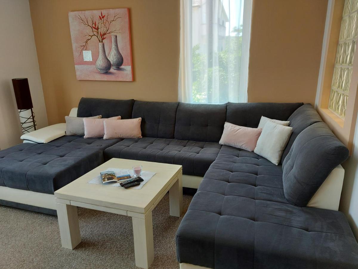 Apartman Larisa Apartment Kampor Luaran gambar