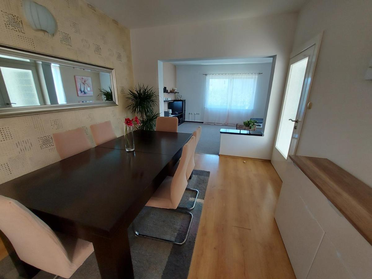 Apartman Larisa Apartment Kampor Luaran gambar