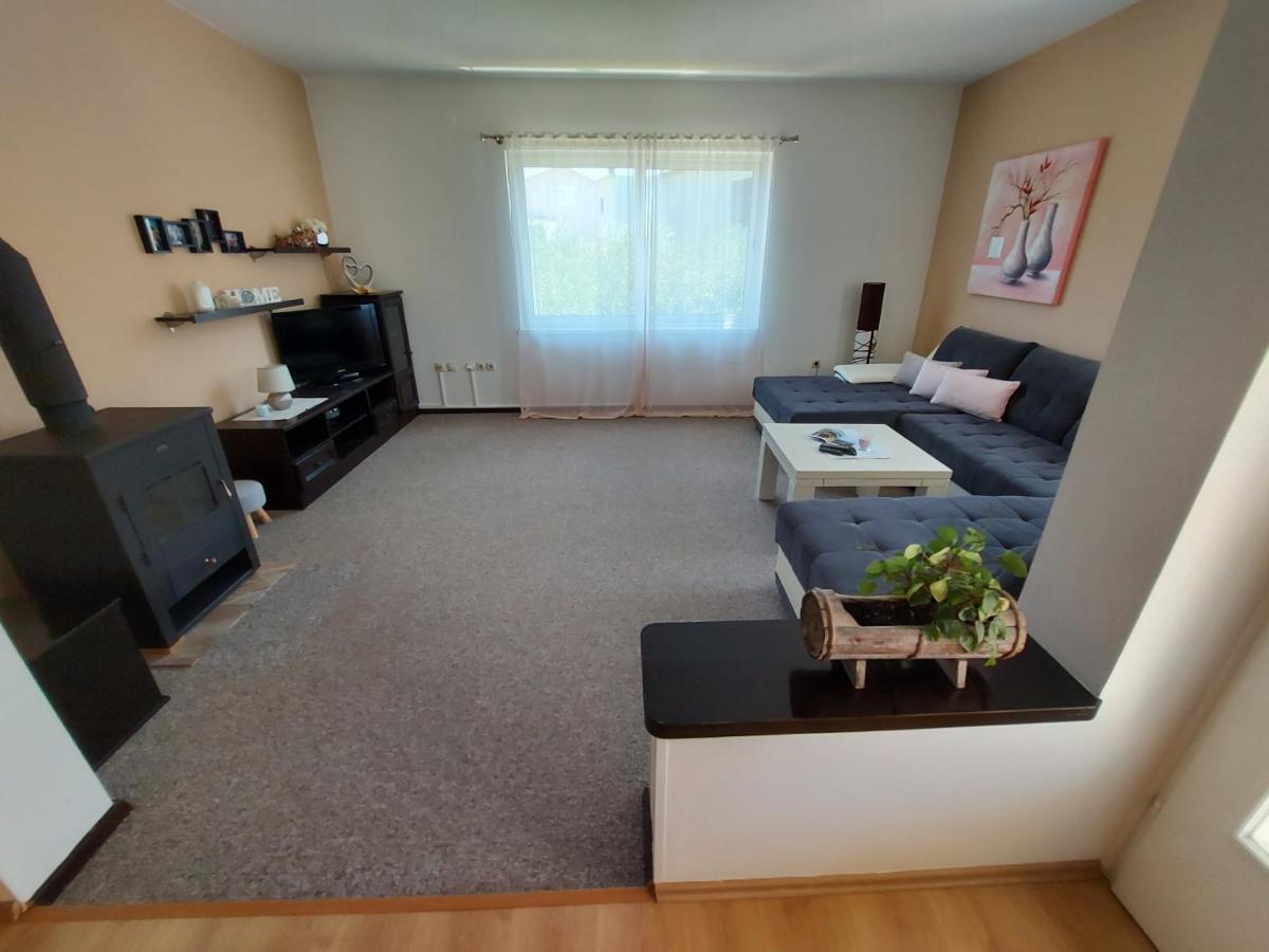 Apartman Larisa Apartment Kampor Luaran gambar