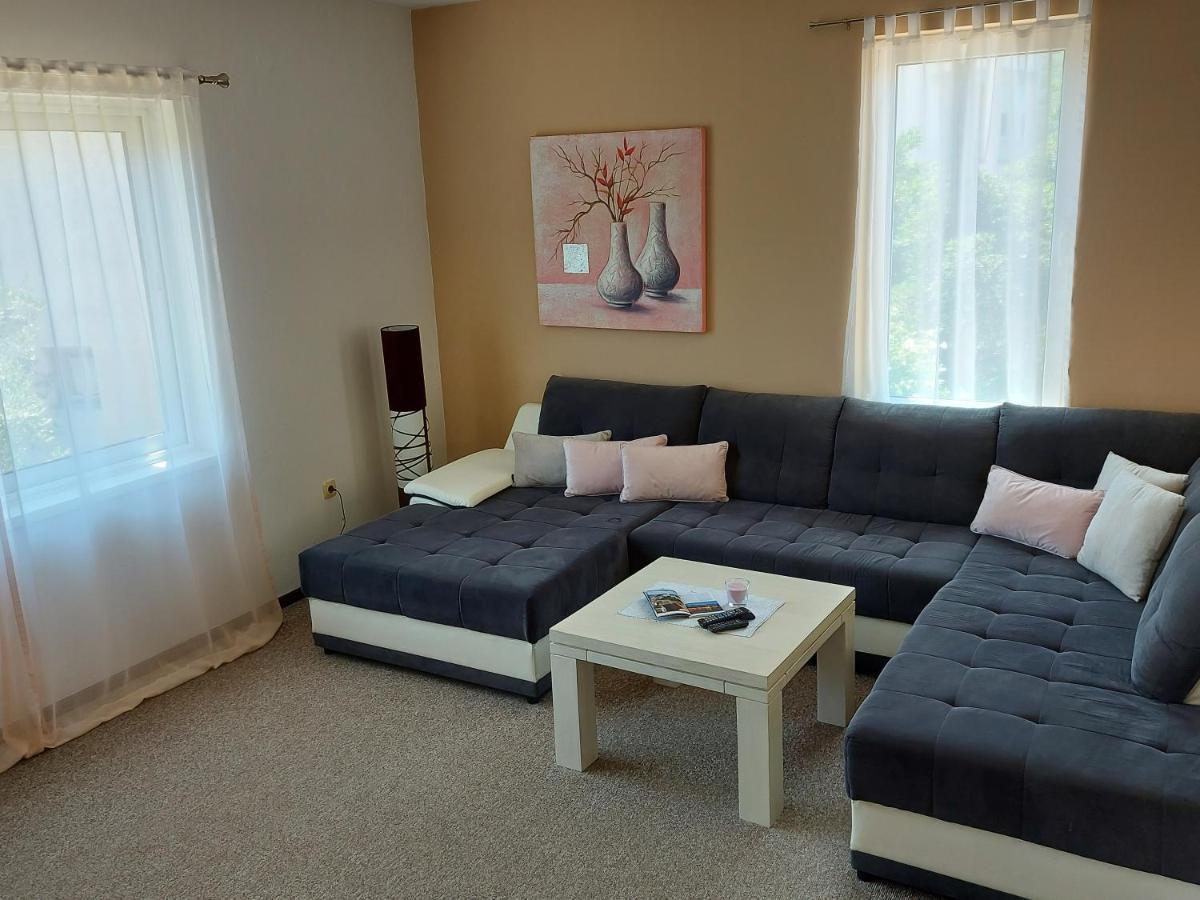 Apartman Larisa Apartment Kampor Luaran gambar