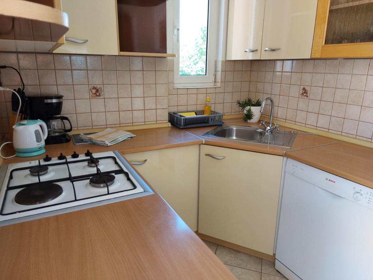 Apartman Larisa Apartment Kampor Luaran gambar