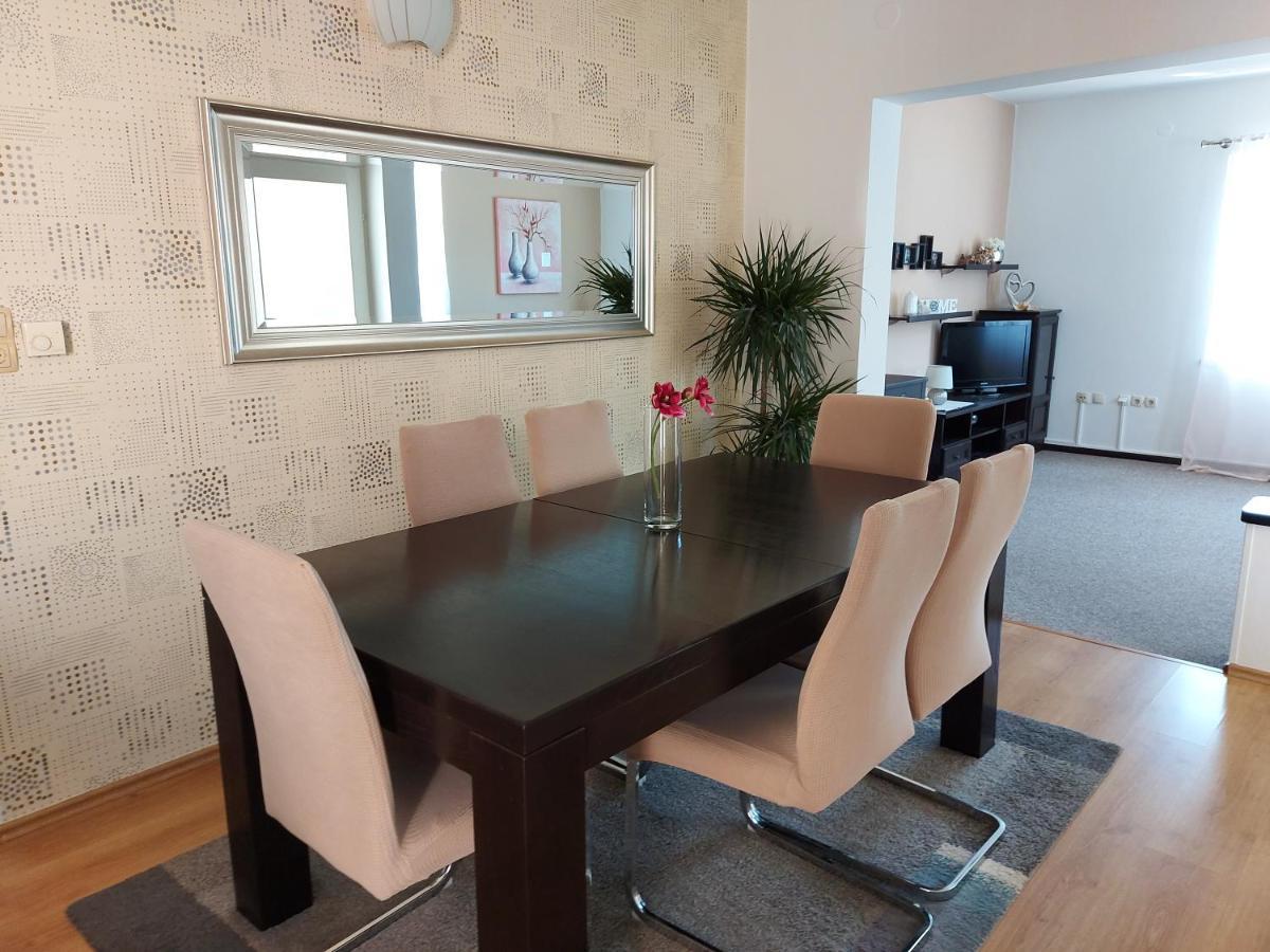 Apartman Larisa Apartment Kampor Luaran gambar