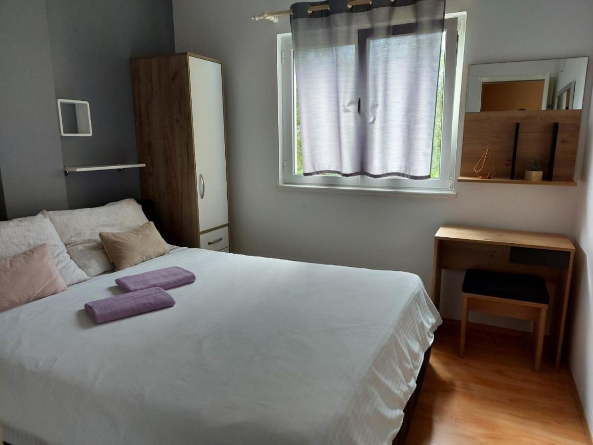Apartman Larisa Apartment Kampor Luaran gambar