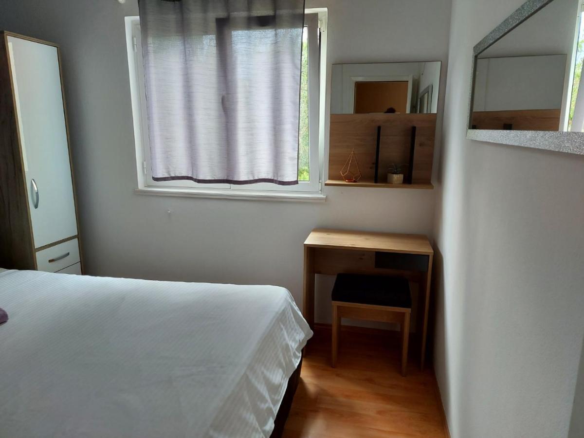 Apartman Larisa Apartment Kampor Luaran gambar