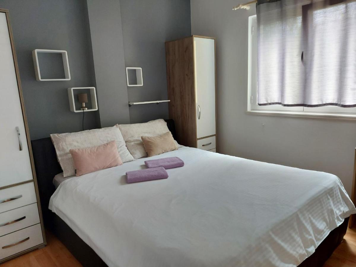Apartman Larisa Apartment Kampor Luaran gambar