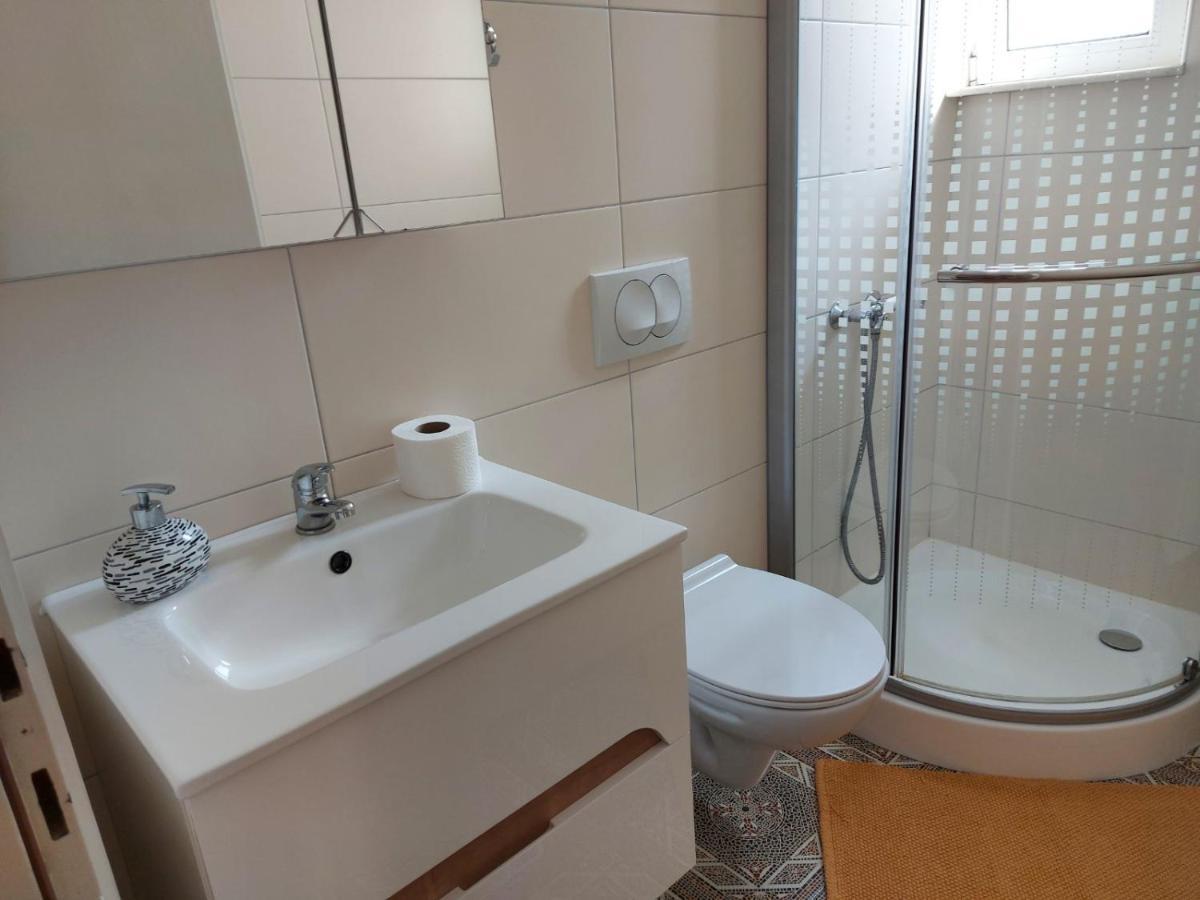 Apartman Larisa Apartment Kampor Luaran gambar