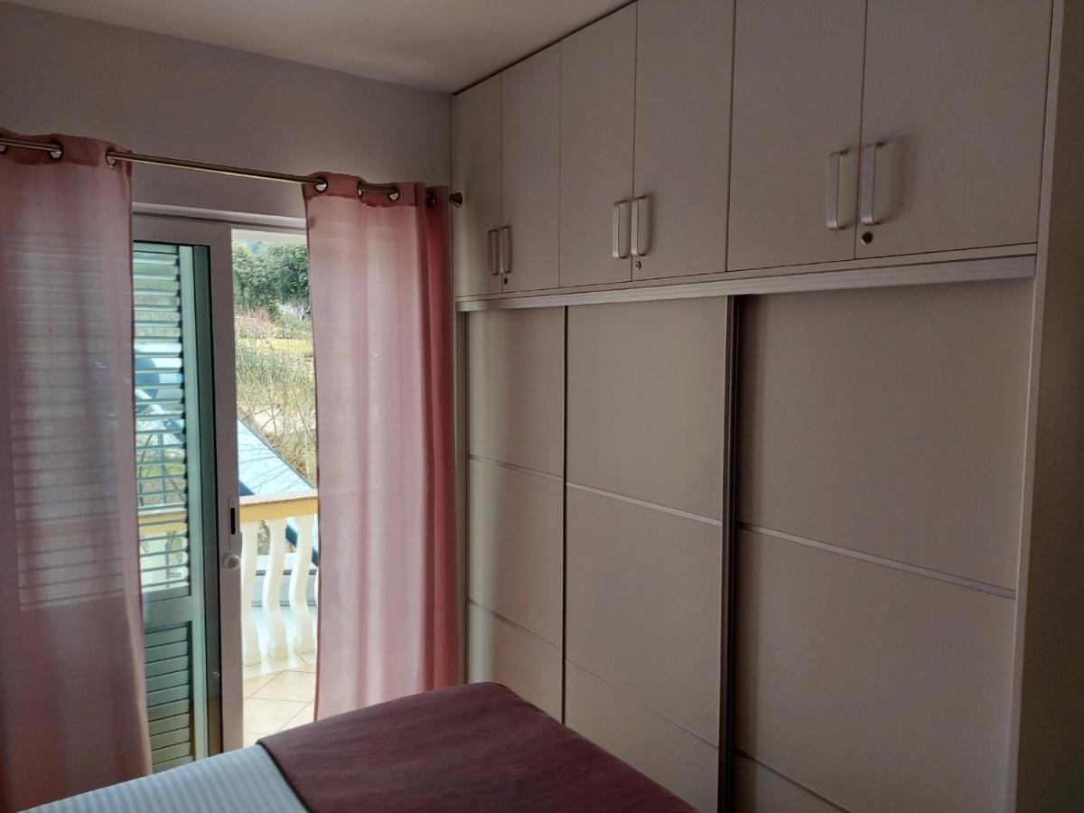 Apartman Larisa Apartment Kampor Luaran gambar