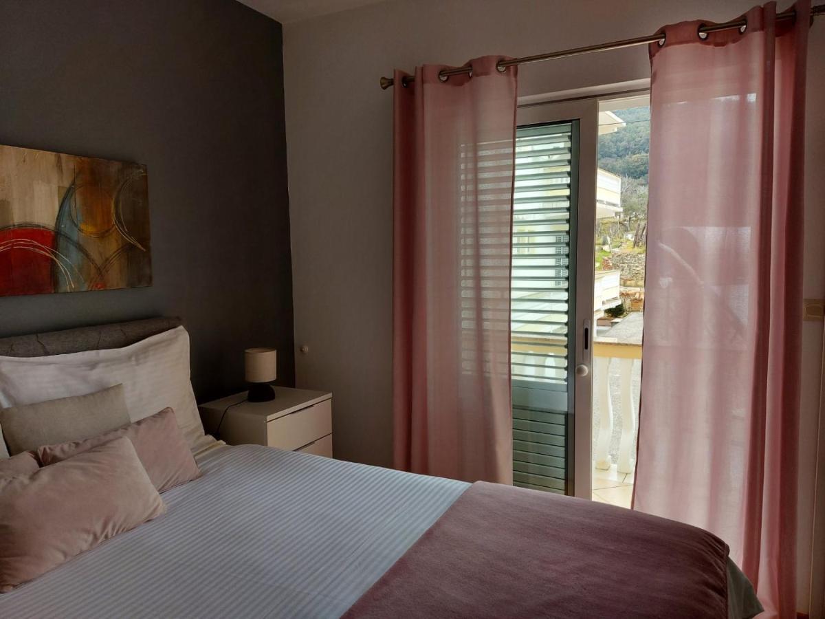 Apartman Larisa Apartment Kampor Luaran gambar
